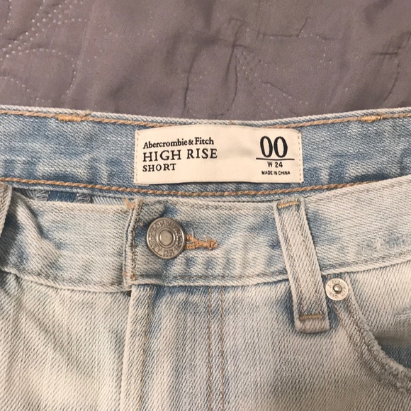 Shorts - Picture 3 of 3